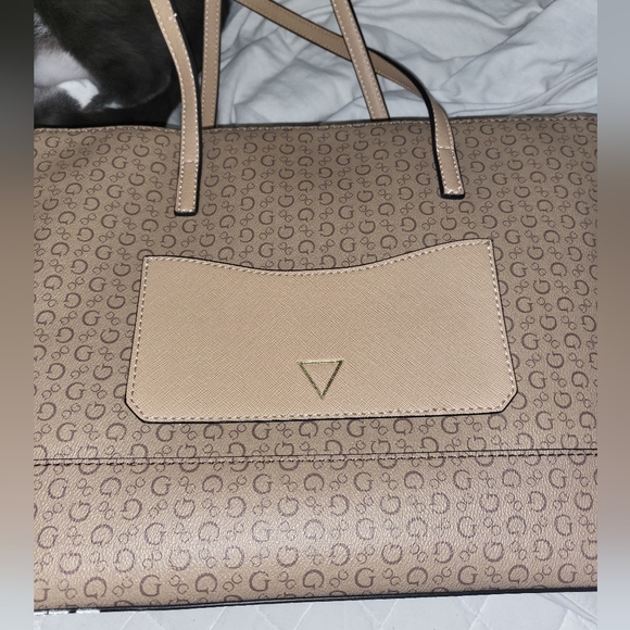 Guess Tote Bag - Picture 8 of 9